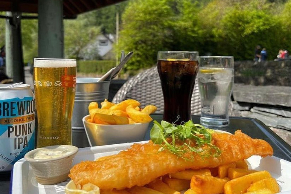 Food by the loch